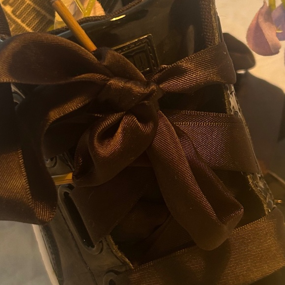 PUMA BASKET PATENT LEATHER SNEAKERS WITH RIBBON DETAIL SIZE 9.5 - Picture 3 of 13